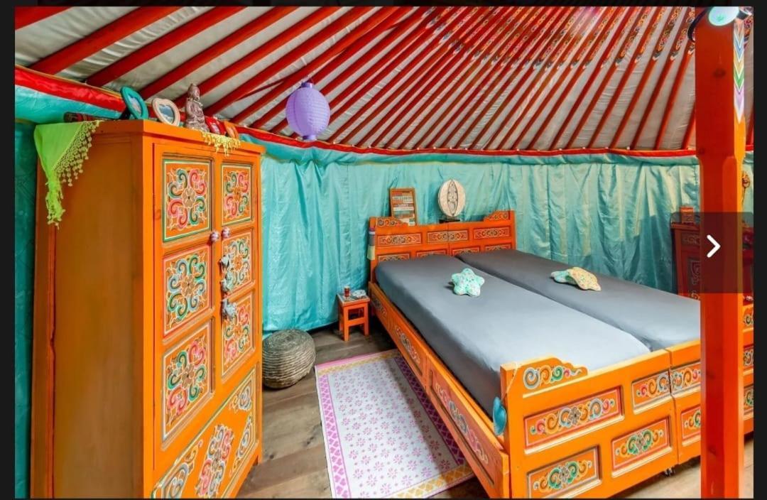 Yourte Mongole Et Cabane Houffalize Exterior photo
